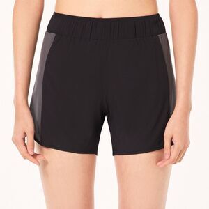 NWT Oakley Women’s Pursuit Pro 7”running  Short Two Tone Black/grey SZ M